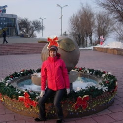Все хотят сфоткаться с яблоком!