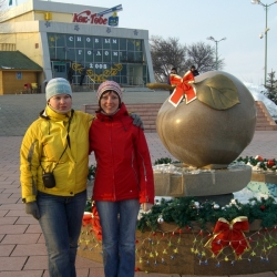 Все хотят сфоткаться с яблоком!