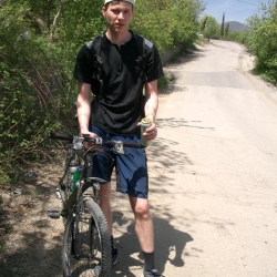 По дороге на шоссе.