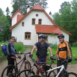 приехали к Алле на дачу :)