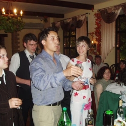 Азик тостует