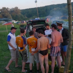 Поезд набирает скорость