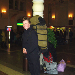 Отъезд. В новогоднем костюме 